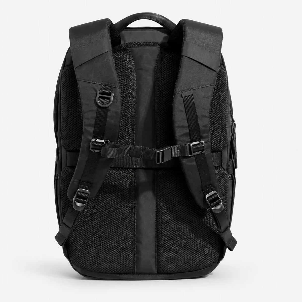 Sac à dos ordinateur Le Quotidien noir, vue de dos, panneau mesh et sangle de poitrine