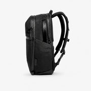 Sac à dos ordinateur Le Quotidien noir, vue de profil, bretelles rembourrées