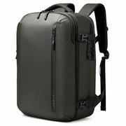 Sac à dos ordinateur de voyage Le Séjour vert, vue de trois quarts