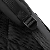Détail bretelle réglable et panneau dos aéré mesh du sac Le Modulable