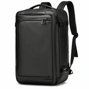 Sac ordinateur convertible Le Transit 3-en-1 noir, vue trois quarts avec bretelles déployées